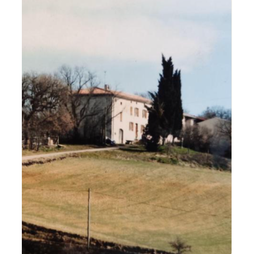 L'ancienne maison, la grande bâtisse restée 15 ans avant le déménagement